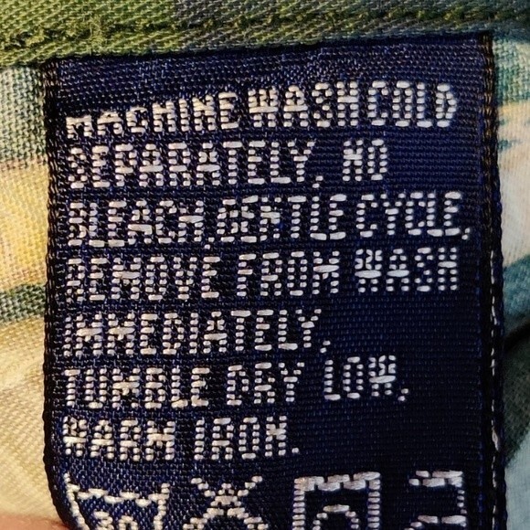 Nautica Green Sailboat/Novelty Print Long Sleeve Button Down Shirt Sz. Medium - Picture 7 of 7